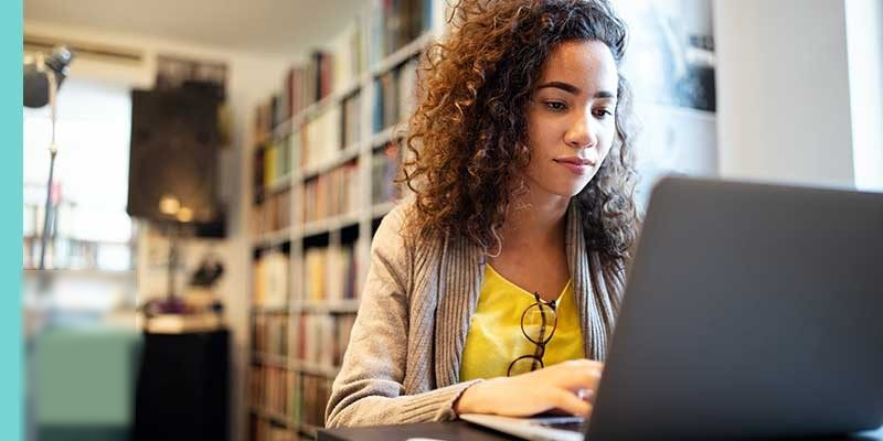 Guidetopreparingonlinestudentsfor college.png
